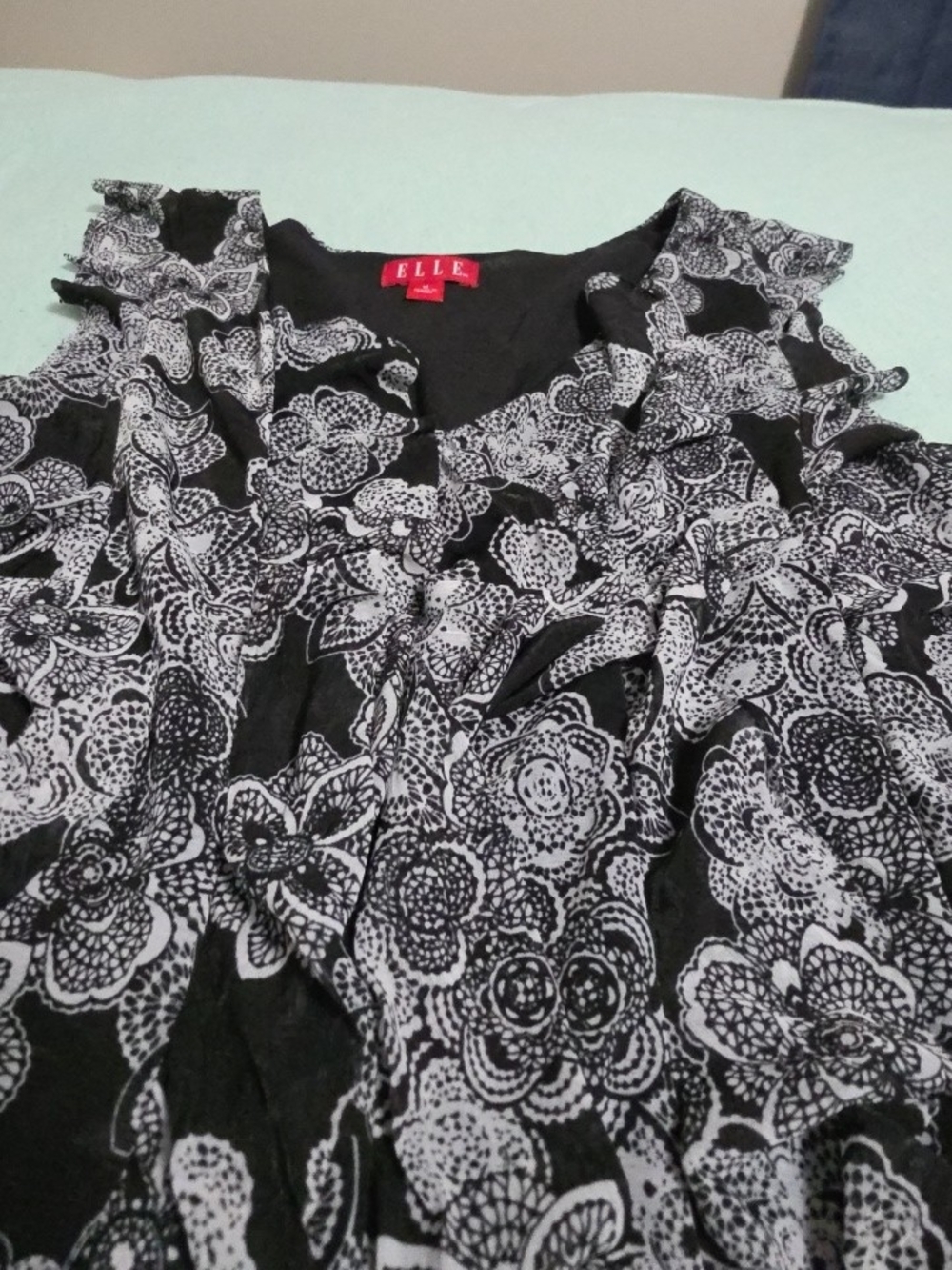 ELLE Black & White Floral Ruffle Blouse